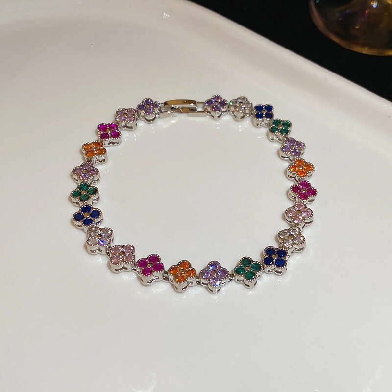 Luxury jewelry designer bracelet Zircon Three-Petal Grass Irregular Clasp Fashion Sweet Temperament Bracelet Light High-End Sense Jewelry for Women