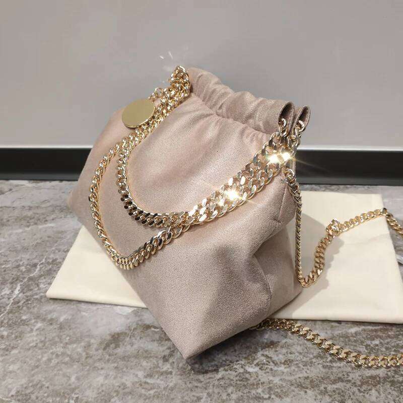 2025 New Single Shoulder Crossbody Fashion Versatile Drawstring Handbag Light Design Women's Chain Bag Large Capacity