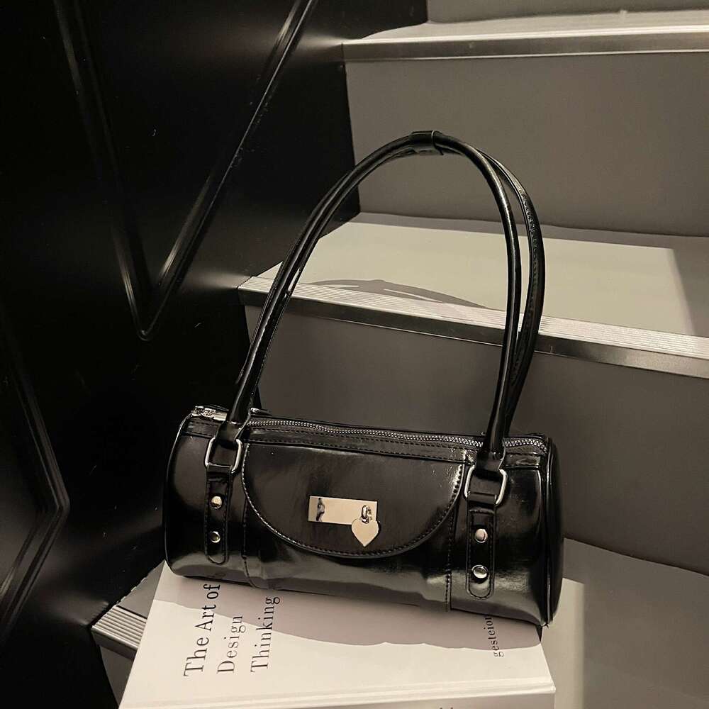 Niche High-End Bowling Handbag for Women 2025 New Fashion Versatile Simple Commuter Crossbody Pillow Bag