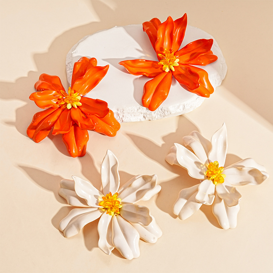 Boho Vacation Style Acrylic Floral Petal Silver Needle Earrings Bold Statement Earrings for Women with Luxury Vibe
