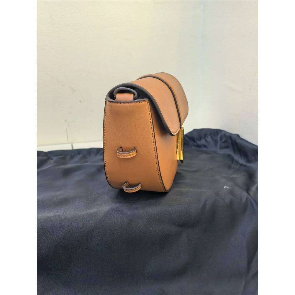 2025new Arrivalniche Style High-quality Leather Half-moon Maroon Fashionfashion One-shoulder Cross-body Saddle Bag For Women