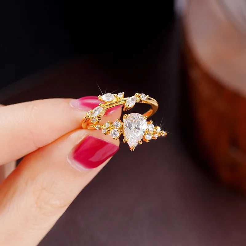 Luxury 925 Sterling Silver Cubic Zirconia Ring Set for Women Exquisite Leaf Design Wedding Accessory Statement Jewelry XJ250606