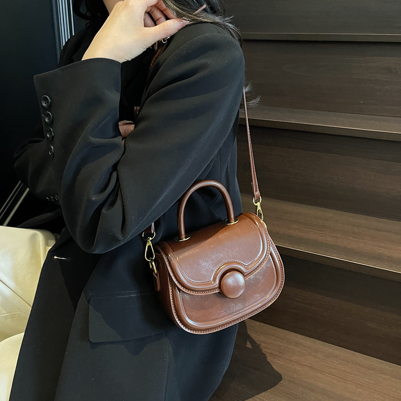 designer Vintage Handbag for Women 2025 New Fashion Trendy Versatile Shoulder Bag High-end Crossbody Saddle Bag
