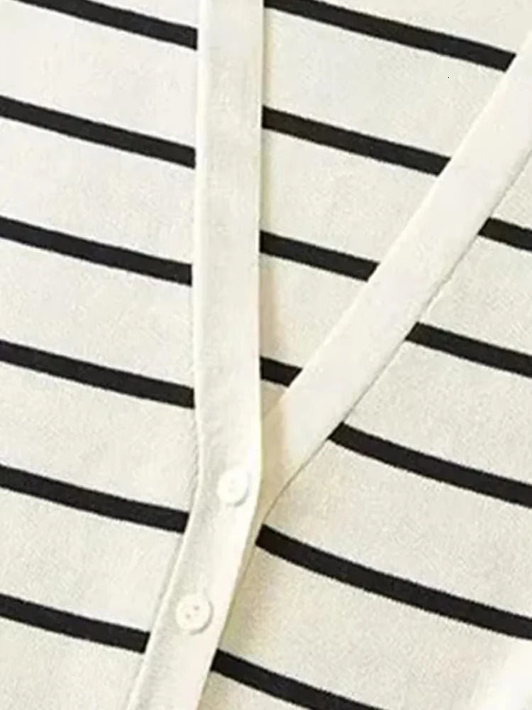 TRZA Women Fashion Front Button Striped Knit Vest Sweater Vintage V Neck Sleeveless Female Waistcoat Chic Tops 250530