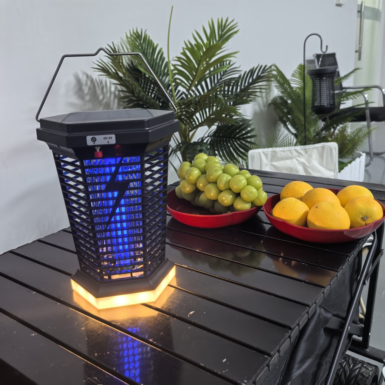 Lingtuo's new solar mosquito killer light + camping light + lawn light 3-in-1 USB charging mosquito killer mosquito trap light