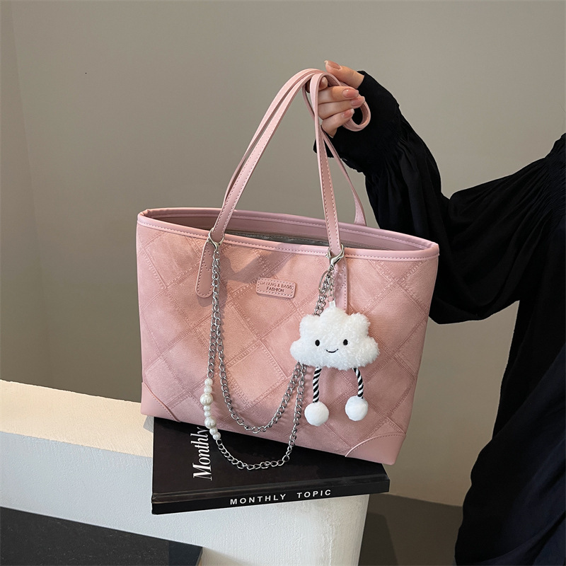 designer Large Capacity Bag for Women 2025 New Summer Fashion Simple Shoulder Bag Versatile Textured Commuter Stylish Tote Bag