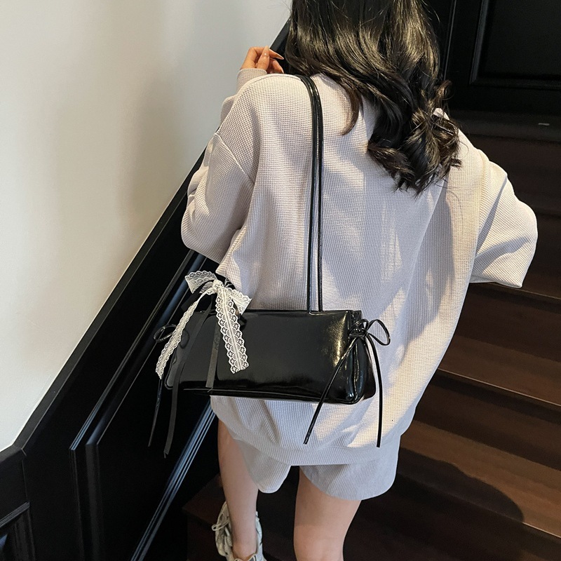 designer High-Quality Texture Small Bag for Women 2025 New Fashion Versatile Shoulder Underarm Bag Spring Summer Handbag Baguette Bag