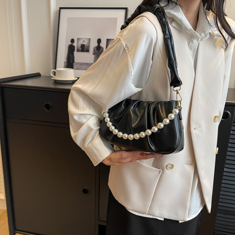designer French Style Versatile White Pleated Cloud Small Bag for Women 2025 New Pearl Chain Underarm Bag Single Shoulder Crossbody Bag
