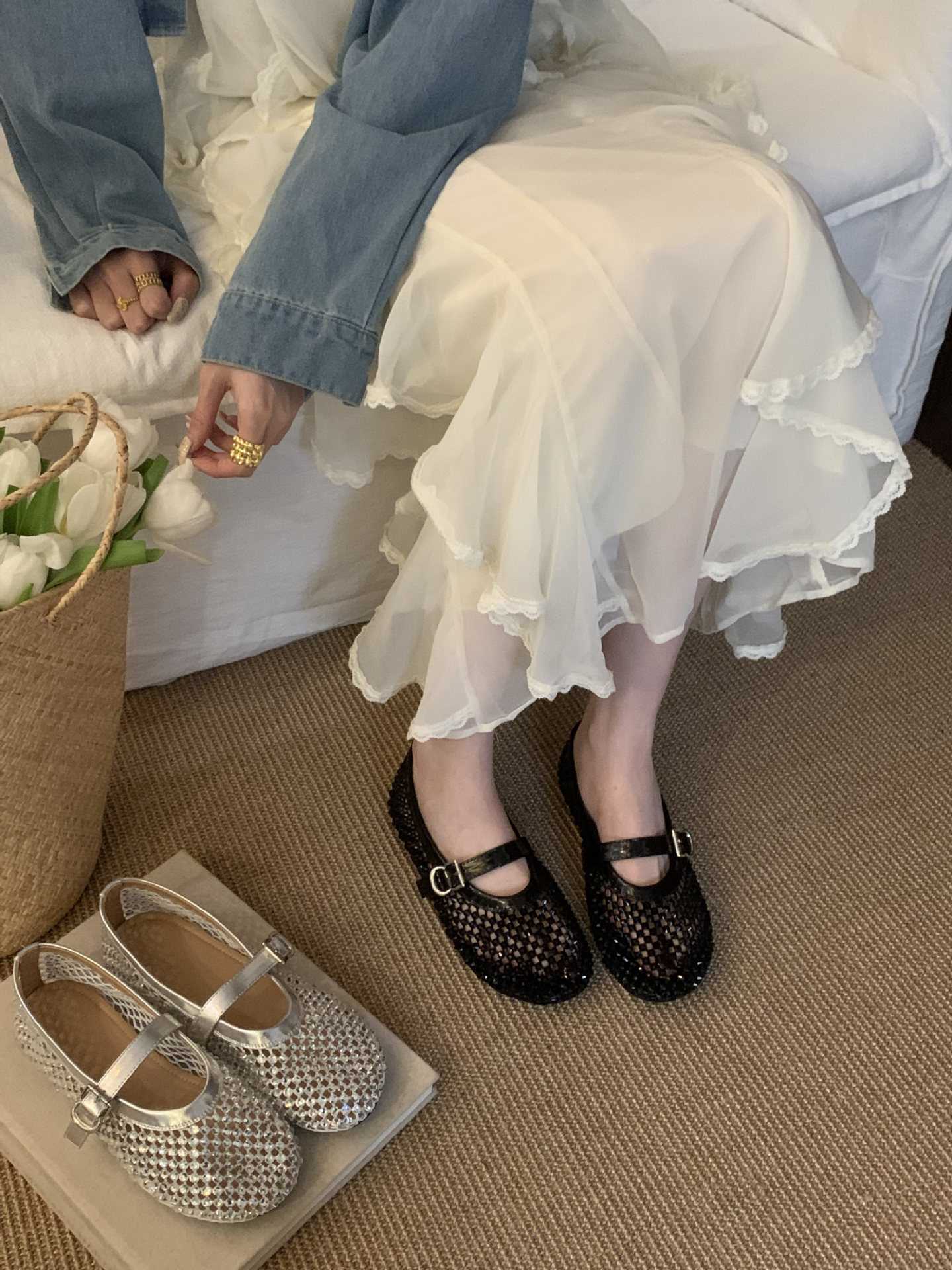 Comfortable New Full Diamond Hollow Fishnet Shoes Design Sense Round Toe One Strap Flat Sandals Women