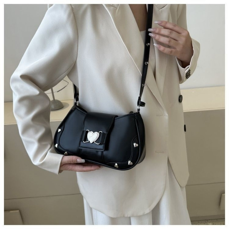 New Style Heart Sweet Cool Girl Hot Girl Underarm New Versatile Niche Design High-end Single Shoulder Crossbody Bag New Free Delivery Designer Bag