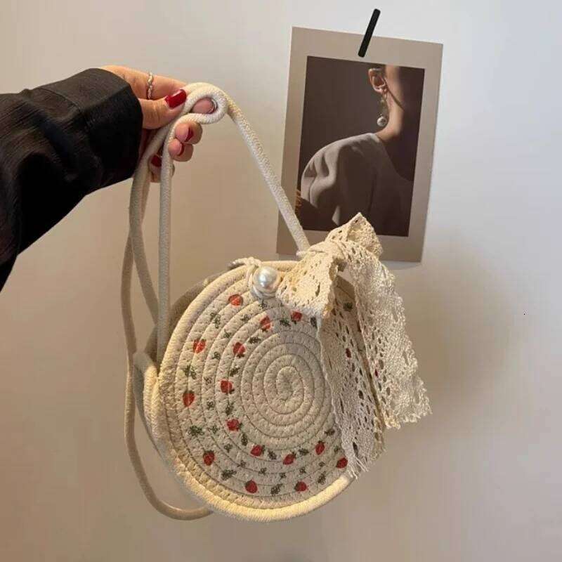 Popular Hand-Woven Women New Seaside Crossbody Retro Chic Beach Holiday Personality Straw Ins Small Round Bag