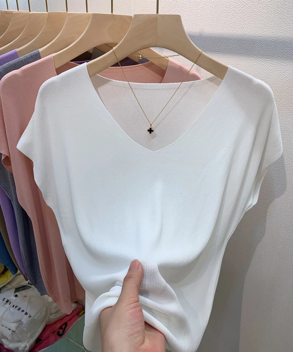 V-neck Ice Silk Knitted T-shirt Womens Bottoming Shirt Raglan Short Sleeve Thin Versatile Half-Length Sleeve Top 250605