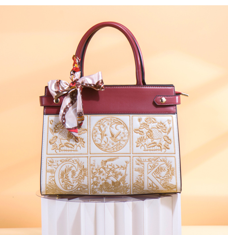 Freeshipping Designer Bags Luxury Women's 2025 New Style Chinese Embroidered Handbag Mother's Day Middle-aged Mom Wedding Bag Birthday Gift