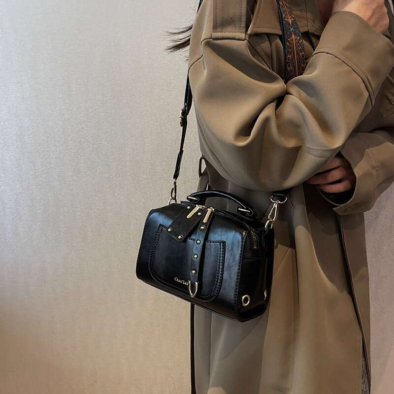 Women's Trending This Year Small for Women Autumn Winter New Fashion Handbags Stylish Design Sense Crossbody Bags