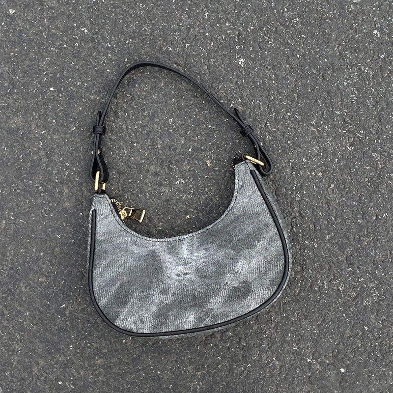 designer 2025 New Niche Crescent Bag Shoulder Bag High-end Underarm Bag Trendy Casual Texture Handbag Crossbody Bag for Women