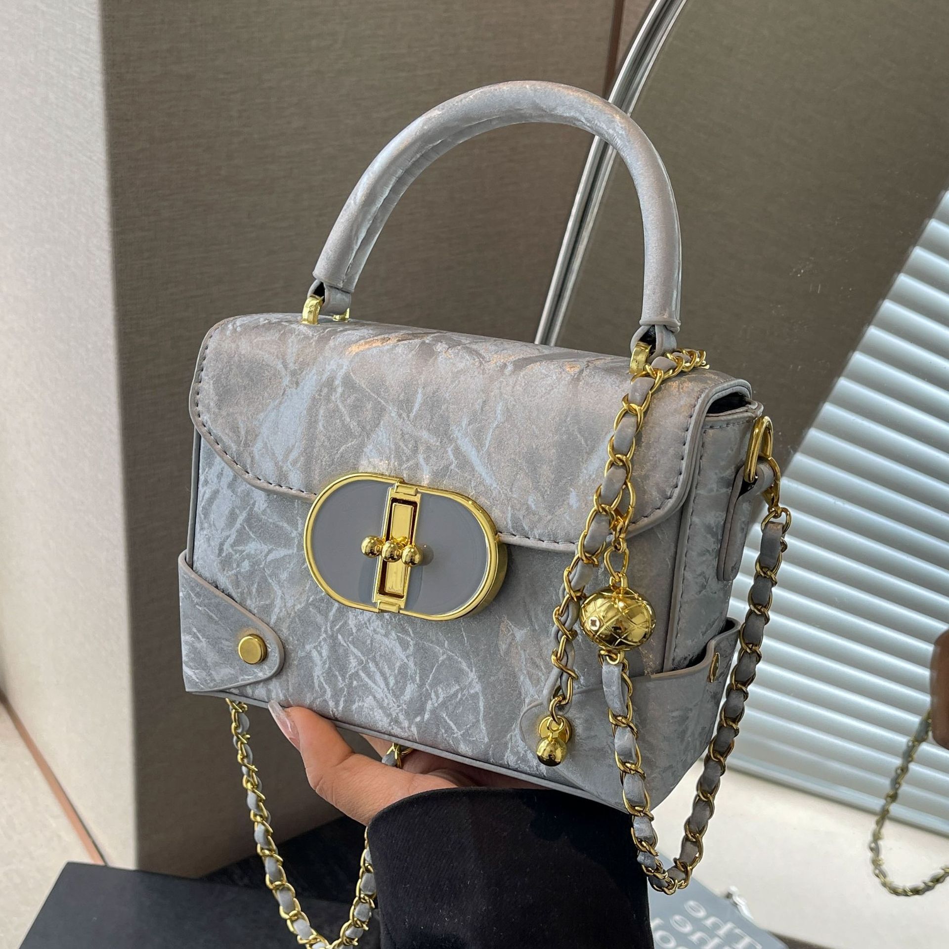 designer High-end Silver Small Bag for Women 2025 New Trendy Fashion Versatile Crossbody Bag Popular Hot Handbag Small Square Bag