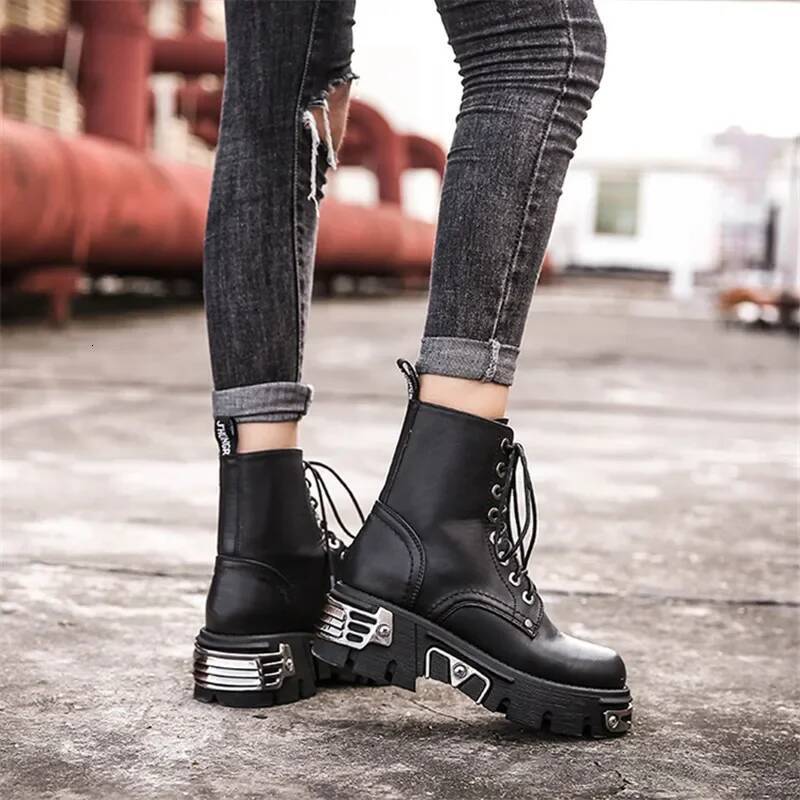 Ddmyoutdoor Punk Style Women Ankle Black CM Platform Boot High Tops Boots Metal Decor Autumn Winter Botas Mujer Outdoor Shoes