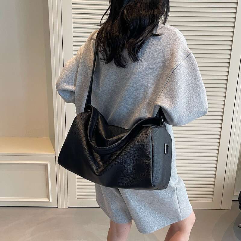 Fashion Simple Solid Color Large Capacity Tote for Women 2025 New Trend Soft Leather Sports Casual Shoulder Crossbody Bag