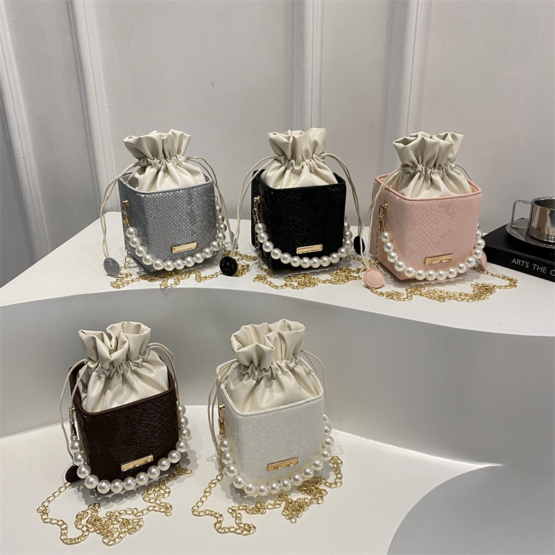 Top brand high-quality new free designer bag new fashion trend chain bag multifunctional fashion bucket bag pearl handbag unique shoulder bag new free