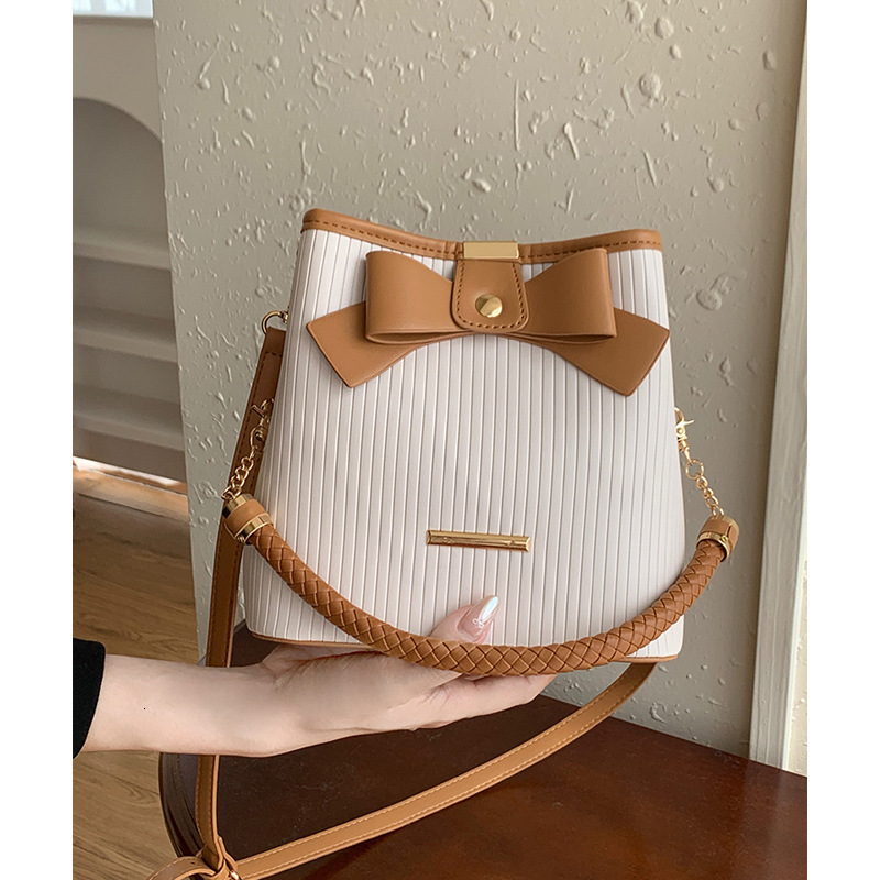 designer Niche Design Bowknot Bag for Women 2025 New Simple Handheld Bucket Bag Fashionable Textured Shoulder Crossbody Bag