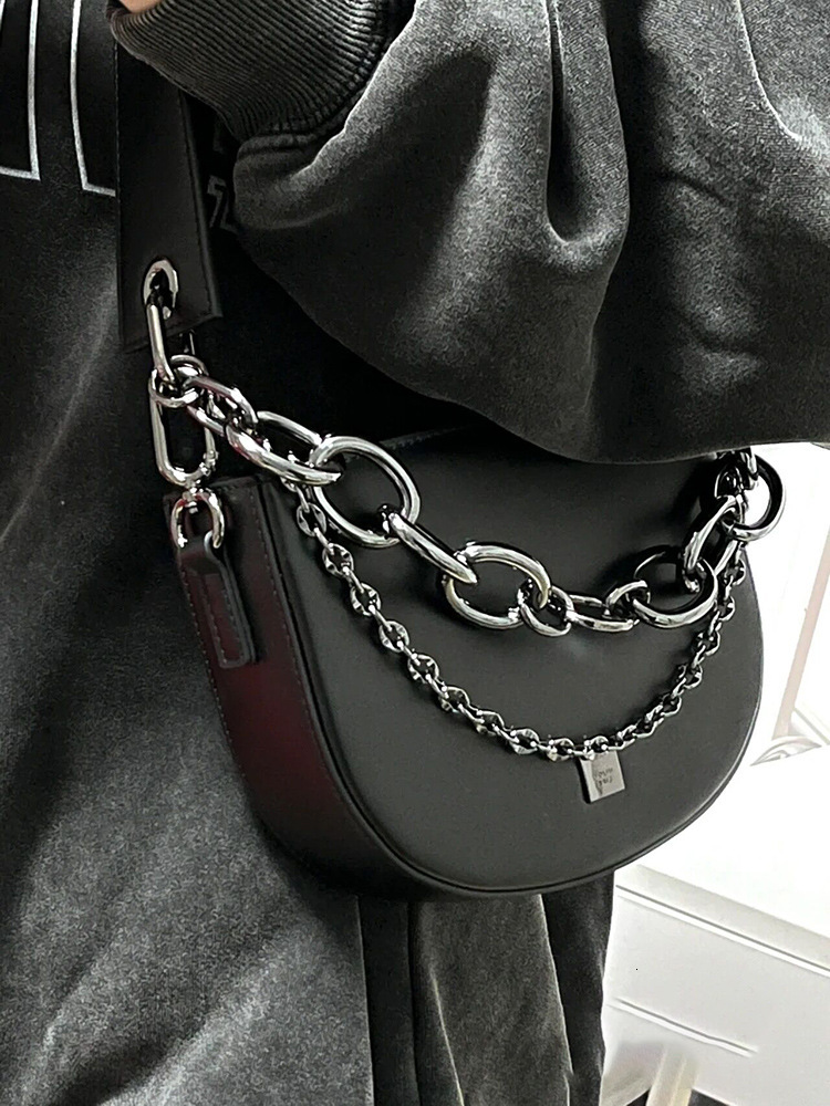 designer Half-Moon Saddle Bag for Women 2025 New Fashion Trendy Cool Black Chain Bag Ins Niche High-End Crossbody Bag