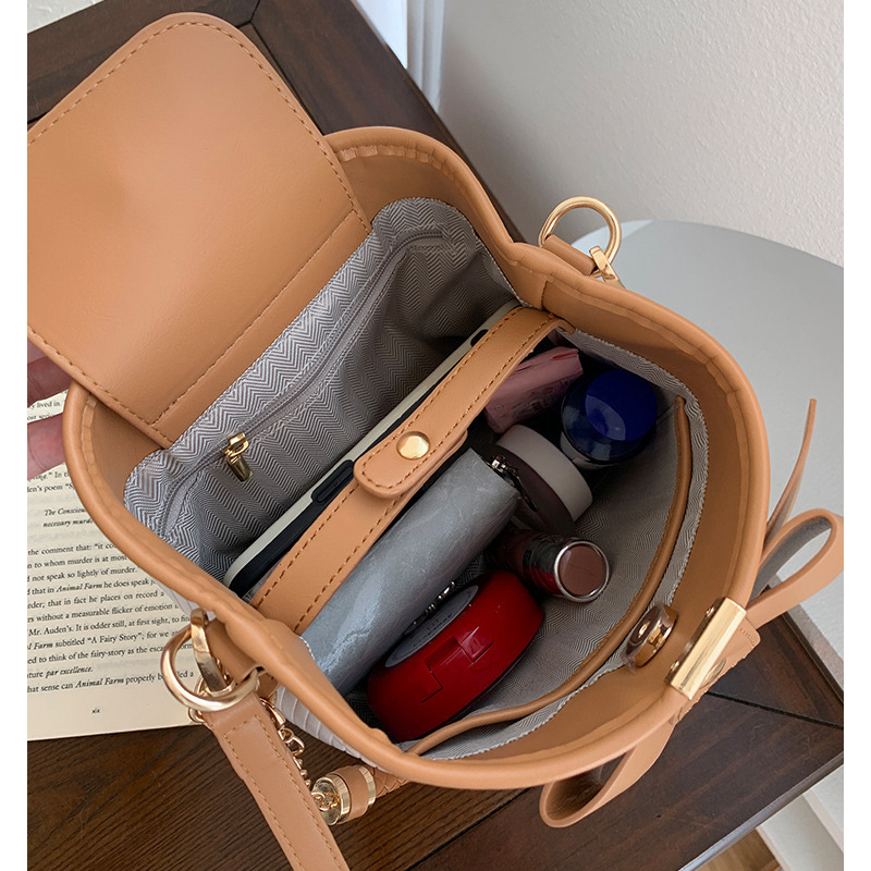 designer Niche Design Bowknot Bag for Women 2025 New Simple Handheld Bucket Bag Fashionable Textured Shoulder Crossbody Bag