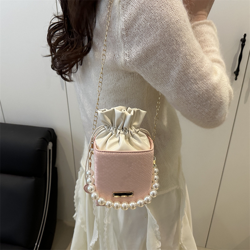 Top brand high-quality new free designer bag new fashion trend chain bag multifunctional fashion bucket bag pearl handbag unique shoulder bag new free