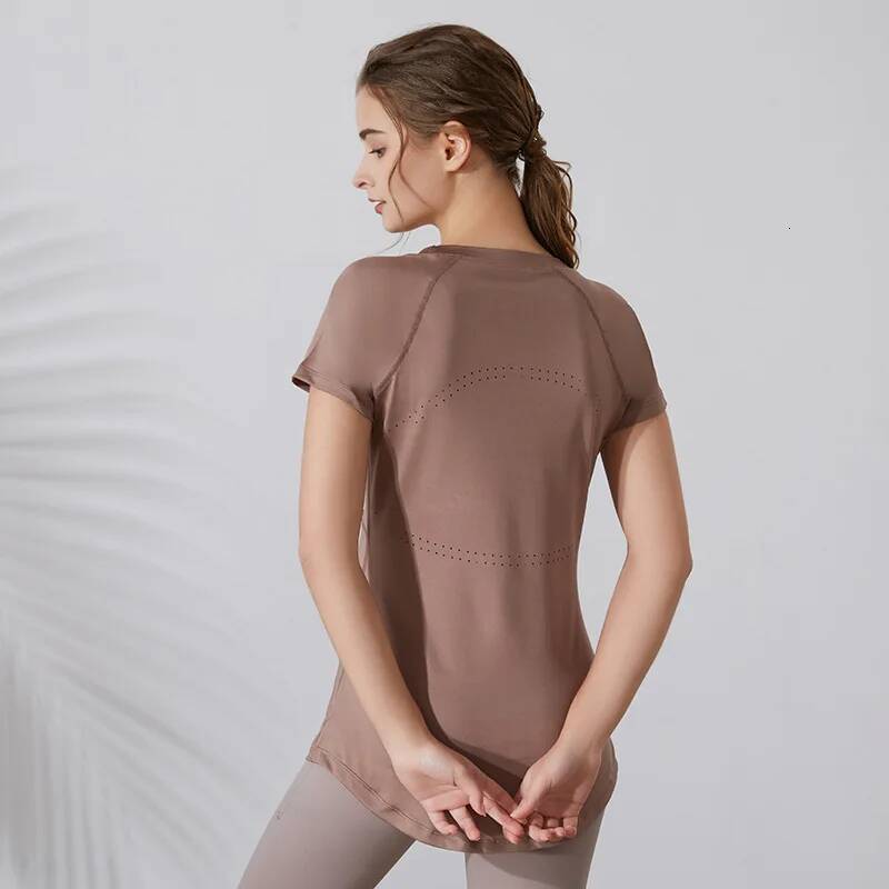 Women Yoga Shirts Short Sleeves Sport T-Shirts Breathable Slim Running Shirt Quick Dry Gym Fiess Tops Cover Hips Blouse Female