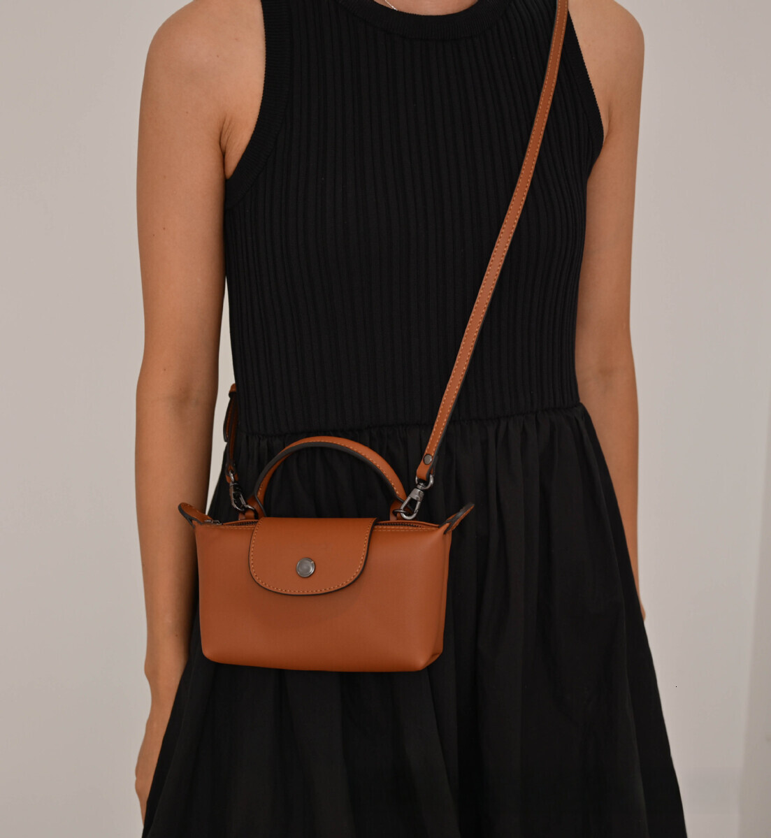 quality Brand High Quality New Style Free Delivery Designer Bag Maca Leather Store High-Quality Top Layer Cowhide Mini Dumpling Bag New Free Delivery 