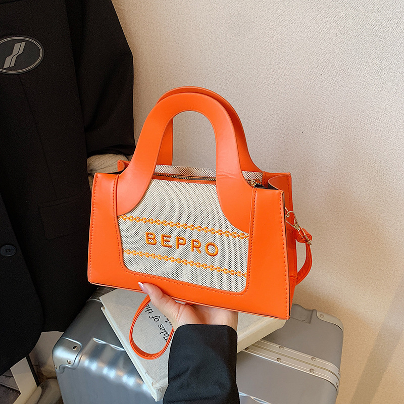 Top brand high-quality new free designer bag 2025 fashion shoulder bag letter printed simple handbag European and American cross-border bag new free d