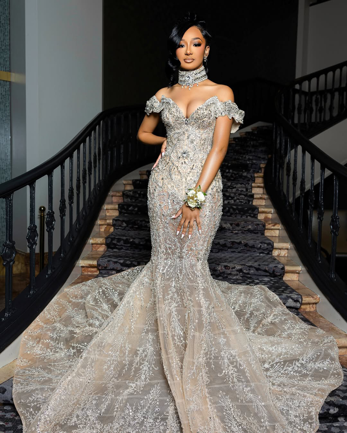 Exquisite Appliques Crystal Wedding Dresses Off Shoulder Bridal Gowns Beading Illusion See Through Customized Bride Sweep Train Vestidos De Novia