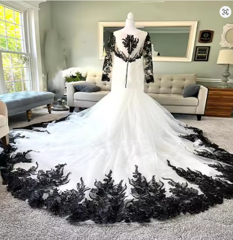 Black White Gothic mermaid Wedding Dress Long Sleeves country outdoor Bridal Gown Lace Appliques Vestido De Novia Customized