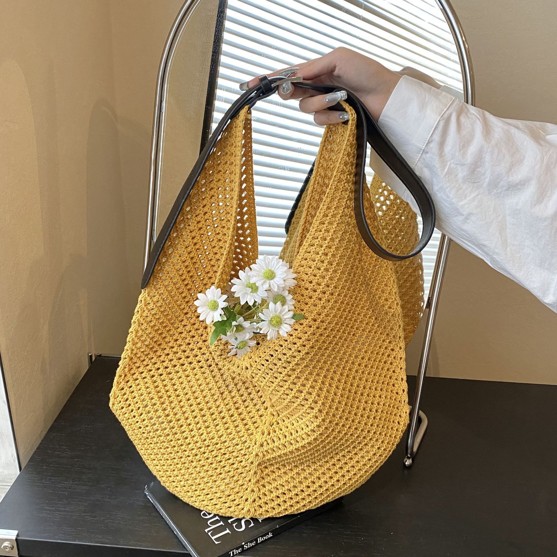 designer Summer Korean Niche Fashion Versatile Woven Rope Hollow Tote Design Mesh Handbag Mother and Child Bag Single Shoulder Larg