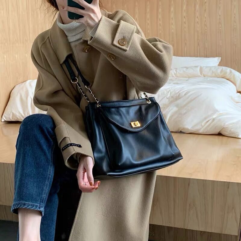 designer Women's Bag Autumn Winter New Korean Fashion Large Capacity Shoulder Tote Bag Ins Retro Versatile Crossbody Large Bag Trend