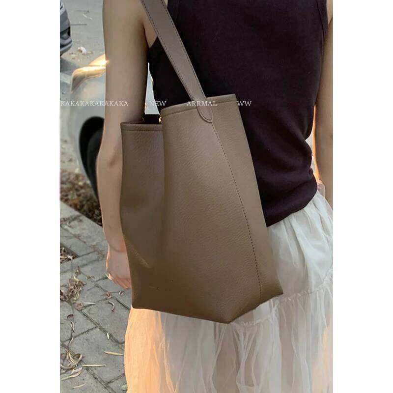 Top selling TR bucket high-end niche Rodeo leather women's bag, simple and fashionable shoulder bag for women