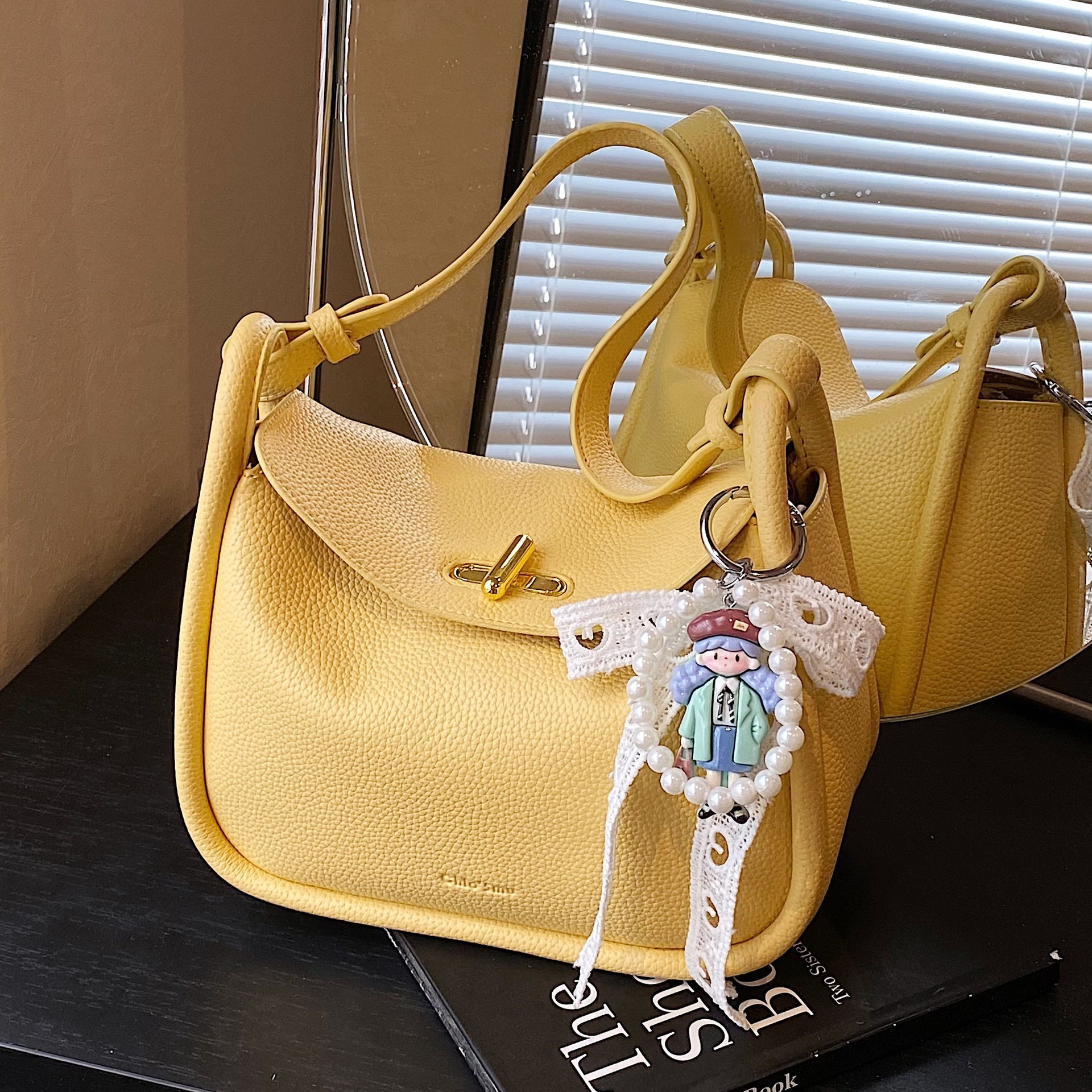 designer Niche Design Toast Bag for Women 2025 New Korean Lychee Pattern Handbag Commuter Shoulder Crossbody Pillow Bag