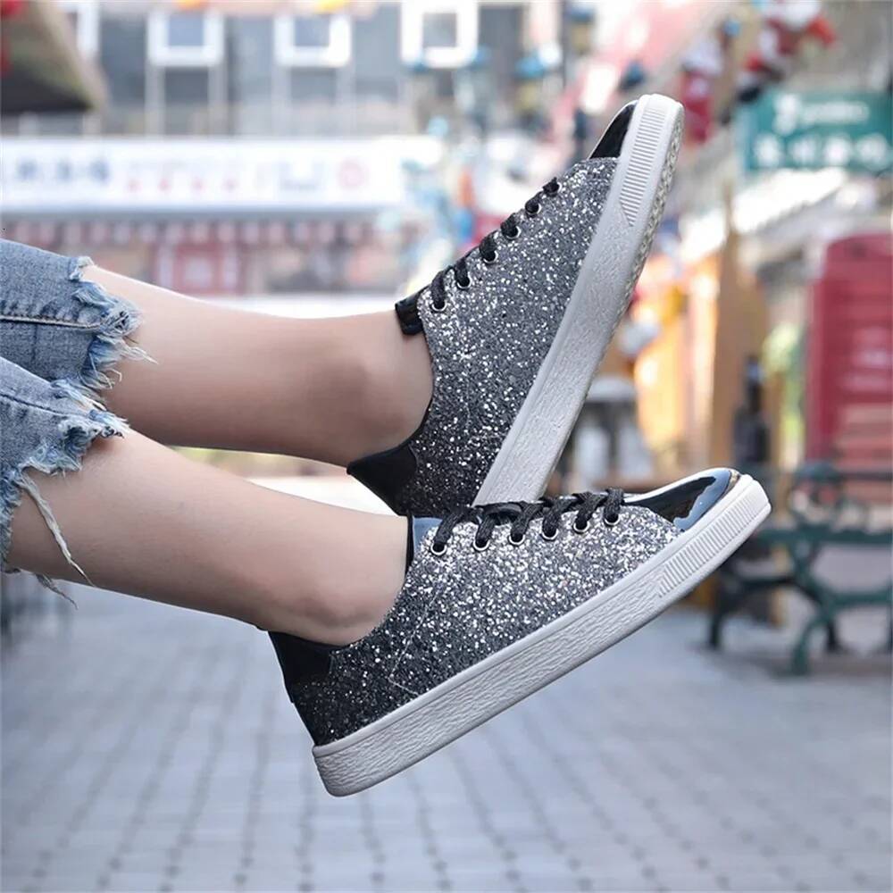 Ddmyoutdoor Spring New Shiny Lace Up Sport Sneakers Large Sized Outdoor Running Walking Casual Sequin Shoes Outdoor Shoes