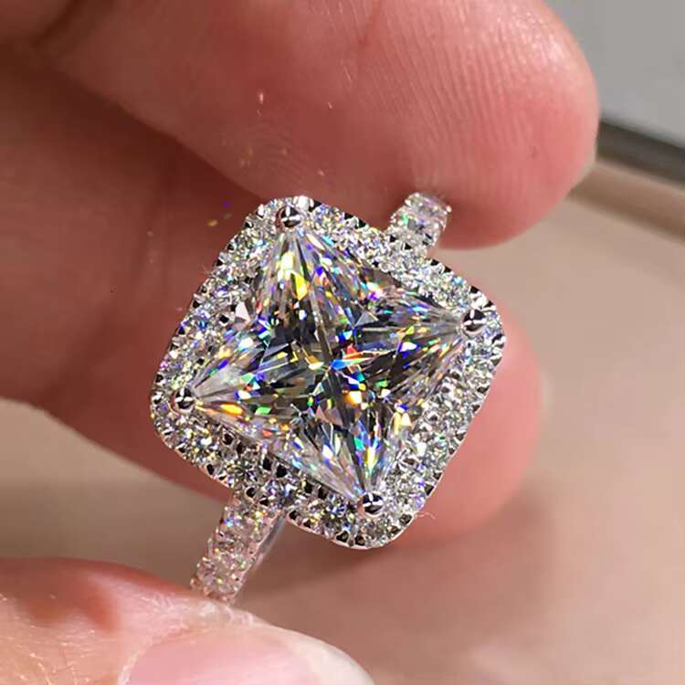 Roomy Moissanite Jewelry Luxury Womens Finger 18K 14K Gold Wedding Moissanite Ring