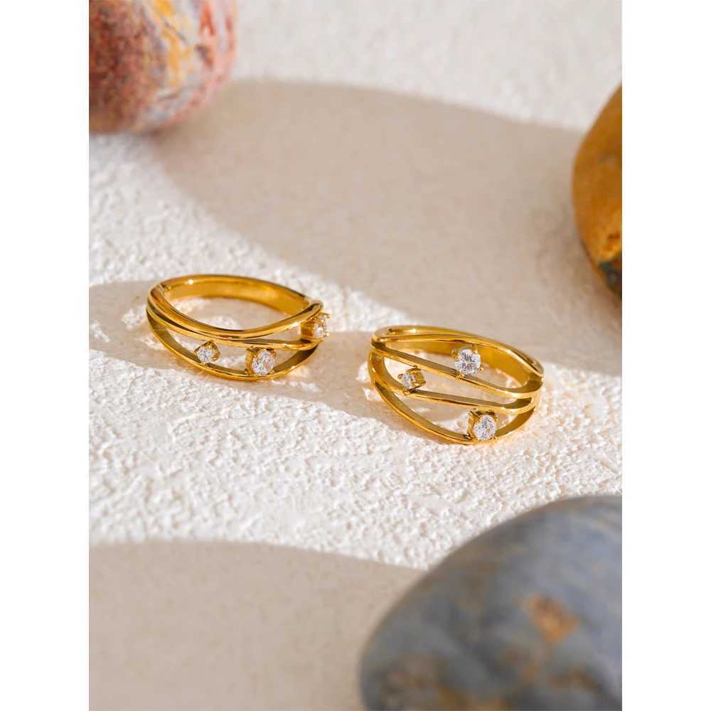 Yhpup 2 Style Stainless Steel Casting Metal Hollow Inlaid Cubic Zirconia Fashion Ring 18k Gold PVD Plated Trendy Finger Jewelry W250606