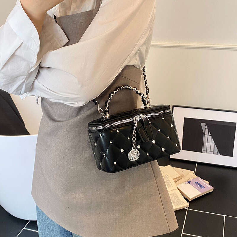 Fashion Quilted Chain Small for Women 2025 New High-end Shiny Diamond Box Stylish Shoulder Crossbody Bag Trendy