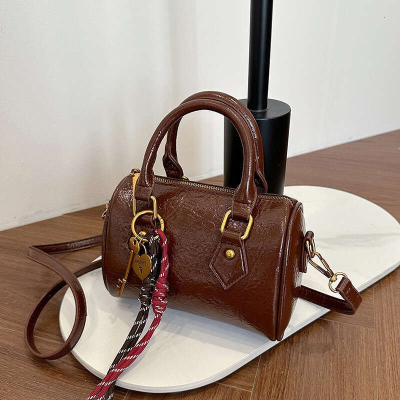 Oil Leather Crossbody for Women New Fashion Commuter Versatile Women's Niche Design Handbag Shoulder Bag