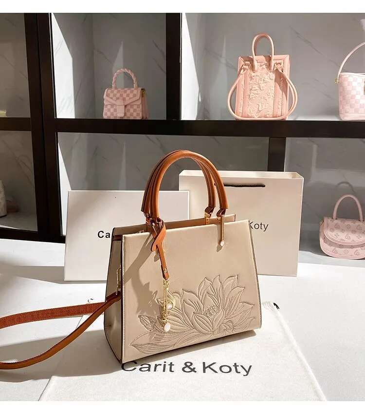 High Quality Fashion Embroidery Women Handbag Textured Leather Square Large Cpacity Casual Tote Shoulder Messenger Bag
