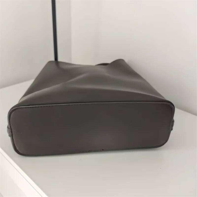 Meet You Solid Color Pu Leather Bucket For Women 2025 Large Capacity Shoulder Side Vintage Female Daily Commuter Bag