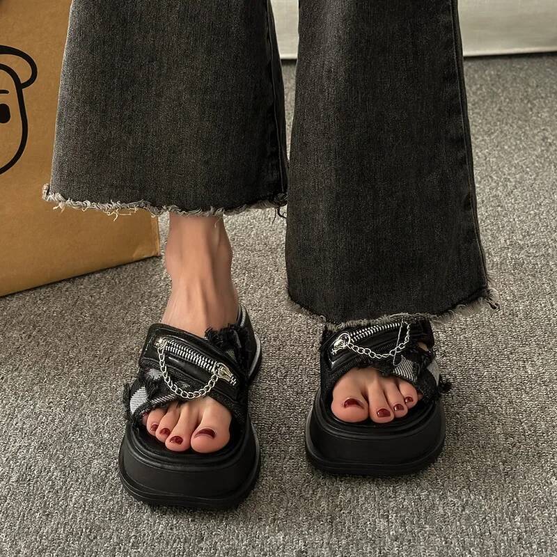 Ddmyoutdoor Thick Soled Slippers For Women Summer Chain Denim Chunky Heel Fashion Cross Open Toe Outdoor Beach Woman Walking Slides Shoes outdoor shoe