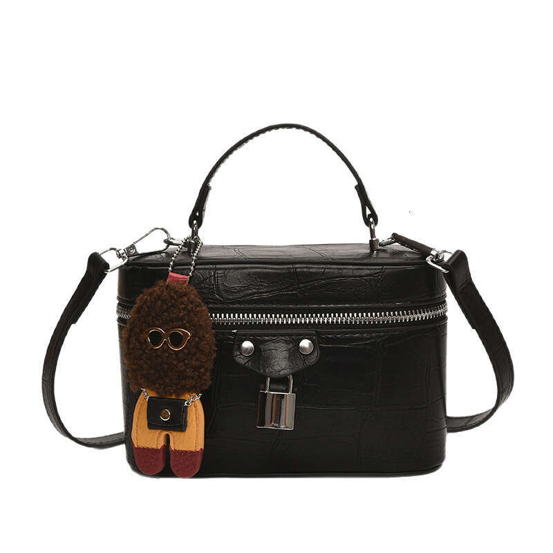 High-end Stylish Niche Handbag Makeup Box for Women 2025 New Versatile Light Luxury Commuter Shoulder Crossbody Bag