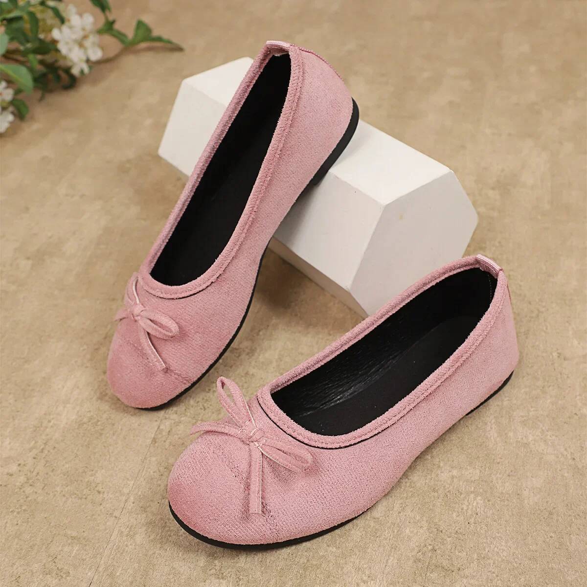 Ddmyoutdoor Round Toe Retro Woman Red Suede Casual Flat Fashion Shallow Slip On Ladies Elegant Ballerinas Shoes Soft Sole Flats Outdoor Shoes