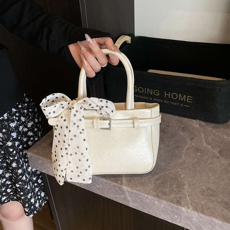 Fashion Handbag for Women 2025 Summer New Stylish Versatile Large Capacity Commuter Shoulder Crossbody Bag