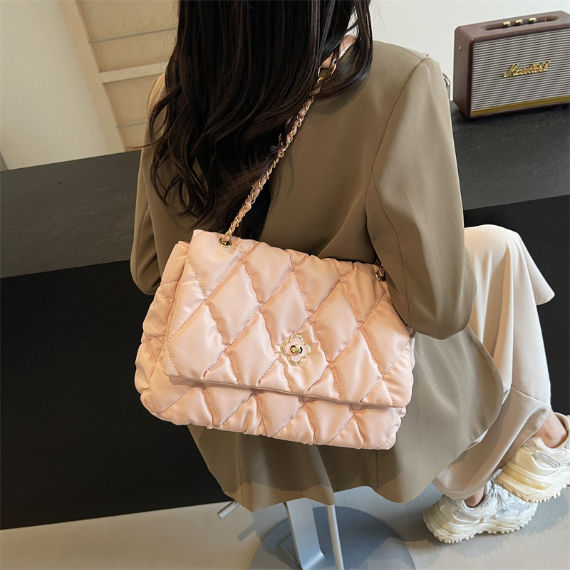 designer High-End Quilted Chain Underarm Bag 2025 New Korean Style Trendy Versatile Commuter Bag Shoulder Bag Niche Crossbody Bag