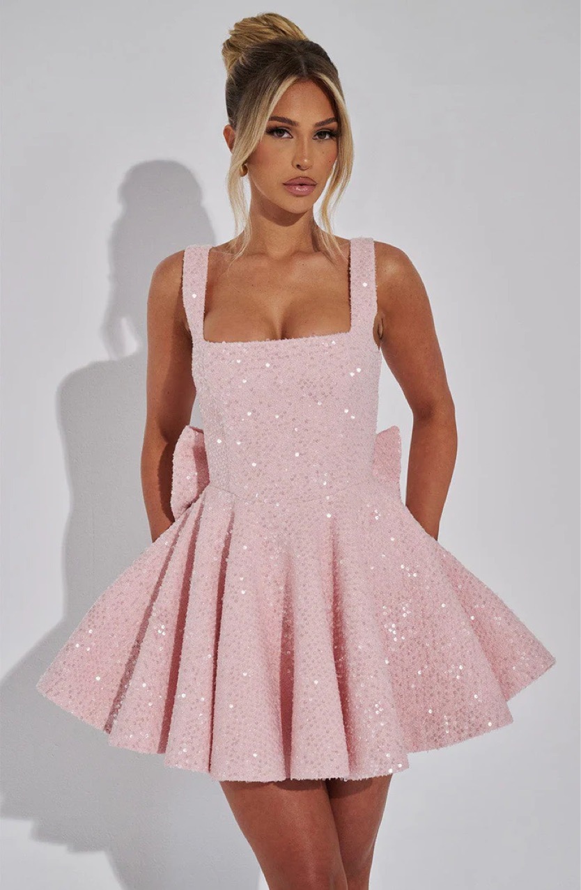 A large bow party dress with a European and American style