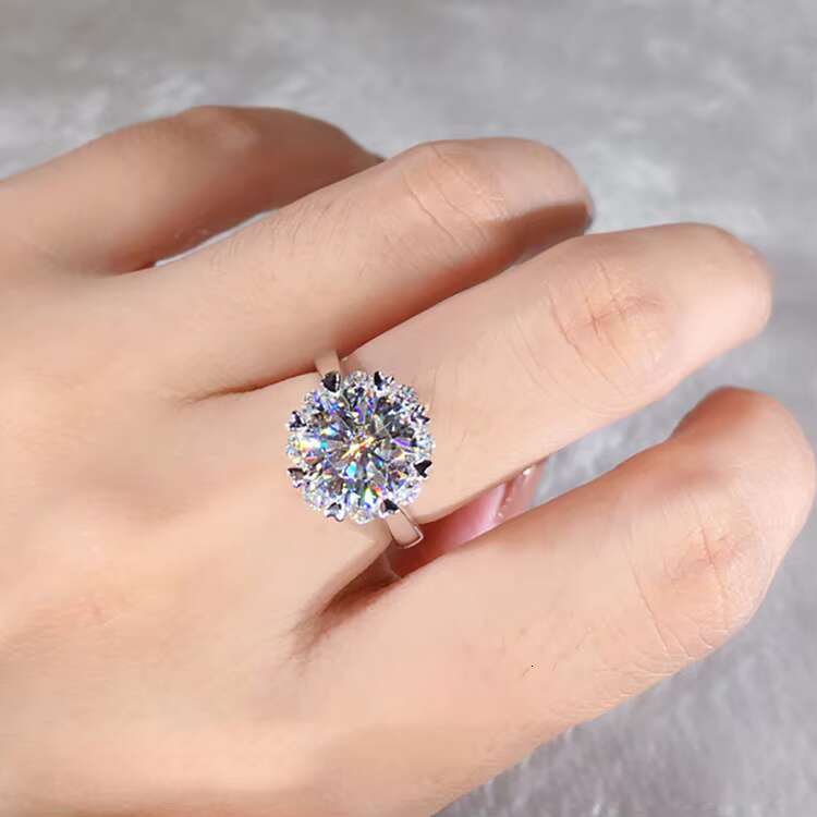 Romantic Handmade Diamond Cut Moissanite Ring 18K Gold and Diamond Ring for Girl